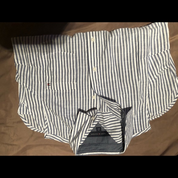 New Tommy Hilfiger shirt size s - Picture 2 of 4